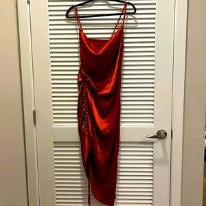 Women’s silk dress with adjustable slit